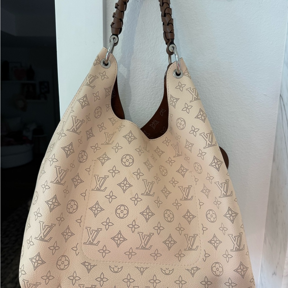 Louis Vuitton Cream and Brown Women's Bag - Picture 2 of 2